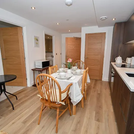 Modern 1 Bed In - Sleeps 3 Leeds (West Yorkshire)