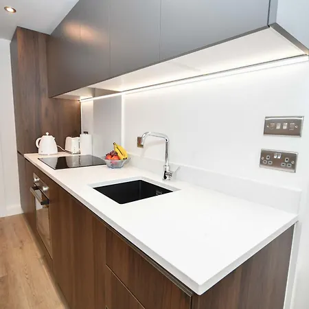Apartment Modern 1 Bed In - Sleeps 3 *